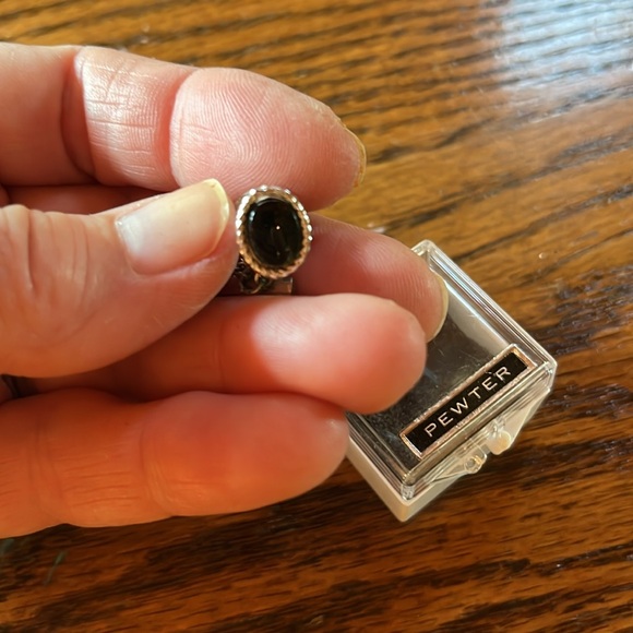 Pewter tie tack with black oval center onyx? boxed in  case - Picture 5 of 7